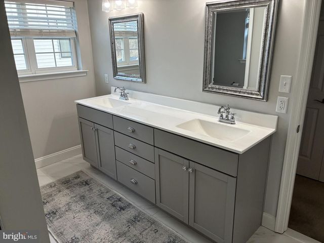 1010 BAYBERRY DR, Pennsburg, PA 18073