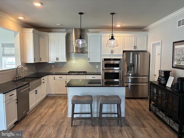 1010 BAYBERRY DR, Pennsburg, PA 18073