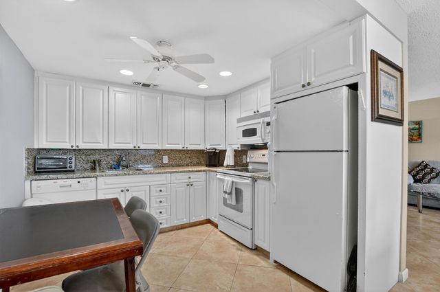 3009 Yarmouth A 3009, Boca Raton, FL 33434