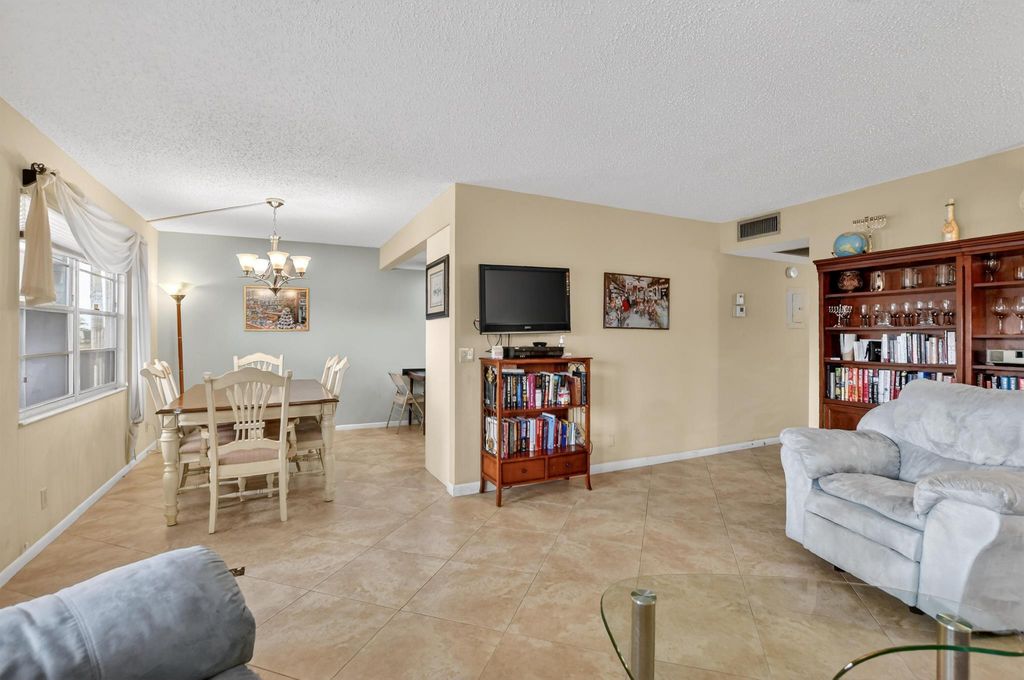 3009 Yarmouth A 3009, Boca Raton, FL 33434