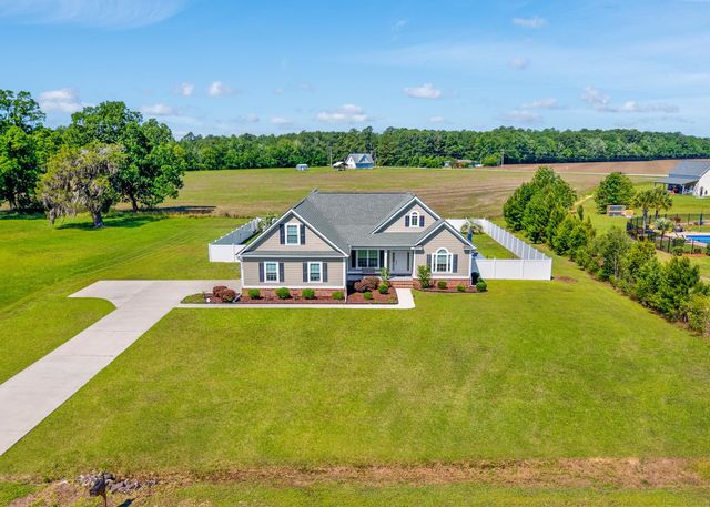 1478 Red Bluff Rd., Loris, SC 29569