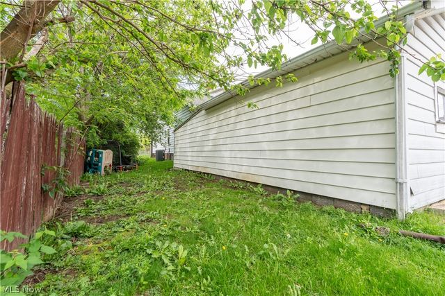 1500 28th Street NW, Canton, OH 44709