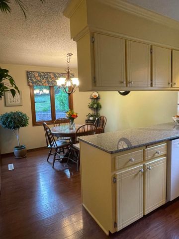 200 UPLAND Drive, Council Bluffs, IA 51503