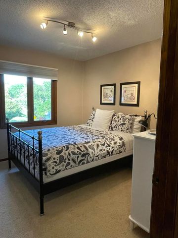200 UPLAND Drive, Council Bluffs, IA 51503