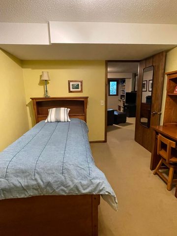 200 UPLAND Drive, Council Bluffs, IA 51503