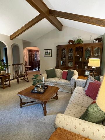 200 UPLAND Drive, Council Bluffs, IA 51503