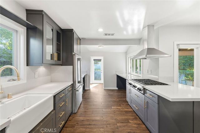 3148 Barbara Court, Los Angeles, CA 90068