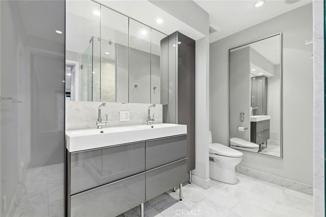 3148 Barbara Court, Los Angeles, CA 90068