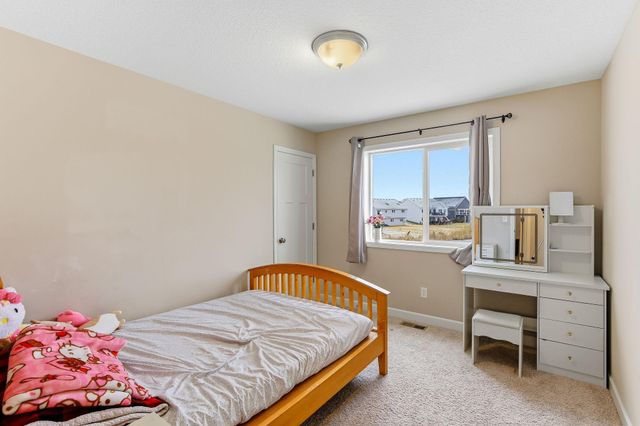 1004 Triumph Trail NE, Isanti, MN 55040