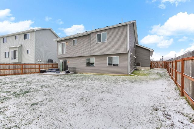 1004 Triumph Trail NE, Isanti, MN 55040