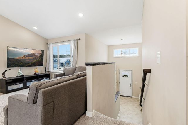 1004 Triumph Trail NE, Isanti, MN 55040