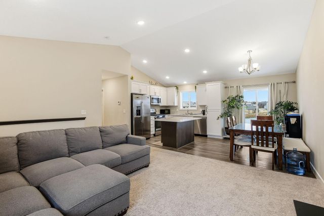 1004 Triumph Trail NE, Isanti, MN 55040