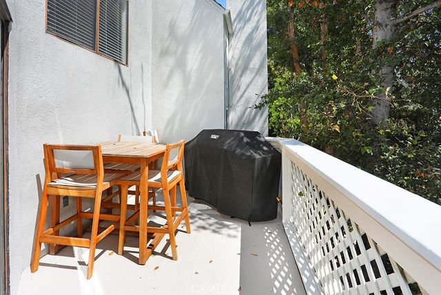 5846 E Creekside 31, Orange, CA 92869