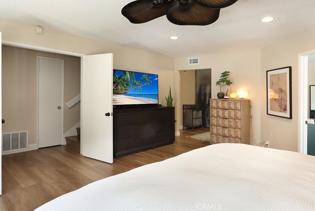 5846 E Creekside 31, Orange, CA 92869