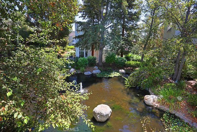 5846 E Creekside 31, Orange, CA 92869