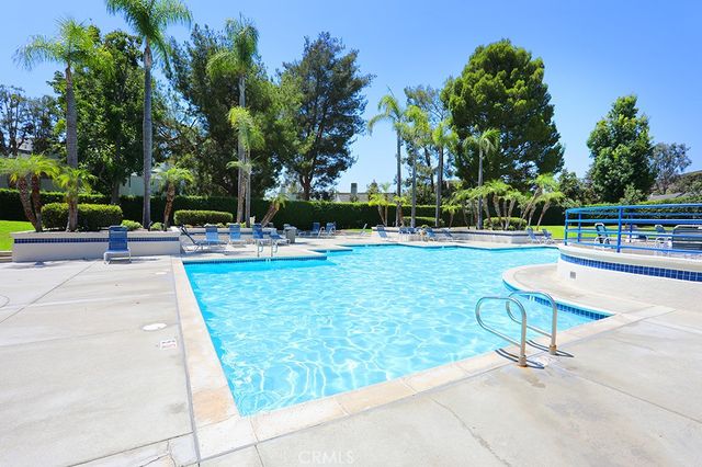 5846 E Creekside 31, Orange, CA 92869