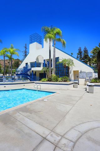 5846 E Creekside 31, Orange, CA 92869