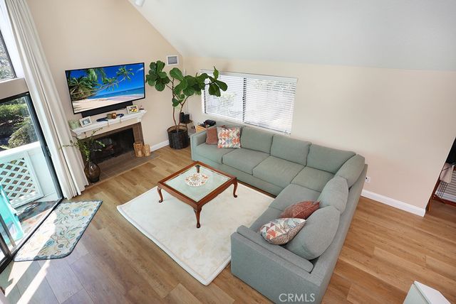 5846 E Creekside 31, Orange, CA 92869
