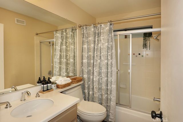 5846 E Creekside 31, Orange, CA 92869