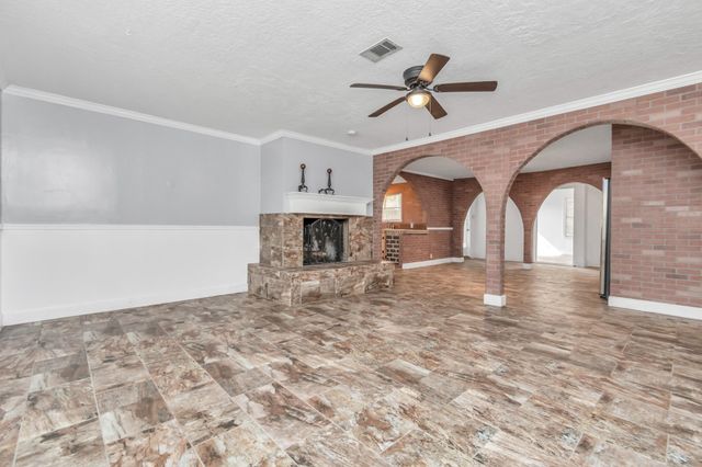 602 Everett Street, Conroe, TX 77301
