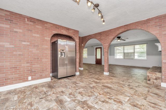 602 Everett Street, Conroe, TX 77301