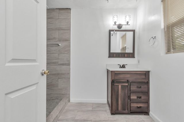 602 Everett Street, Conroe, TX 77301