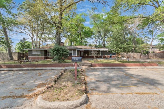 602 Everett Street, Conroe, TX 77301