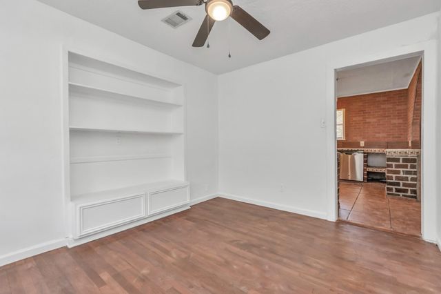 602 Everett Street, Conroe, TX 77301
