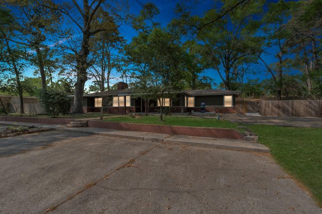 602 Everett Street, Conroe, TX 77301