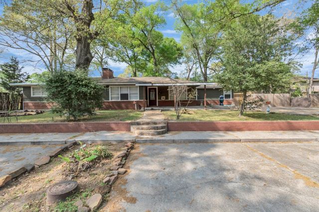 602 Everett Street, Conroe, TX 77301