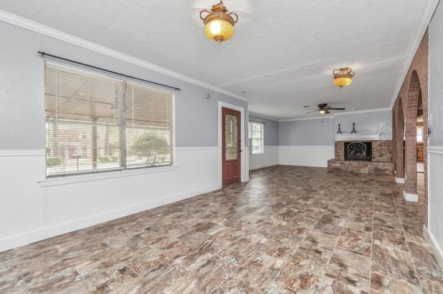 602 Everett Street, Conroe, TX 77301