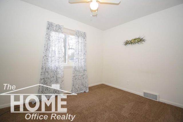 205 E Rolfe Street, Perry, MI 48872