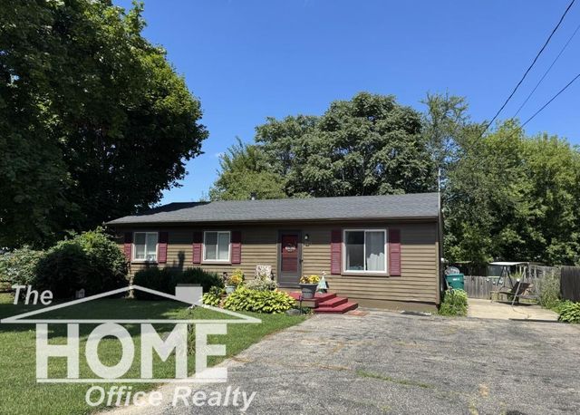 205 E Rolfe Street, Perry, MI 48872