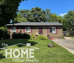 205 E Rolfe Street, Perry, MI 48872