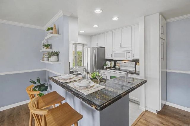 6410 Bell Bluff Avenue, San Diego, CA 92119