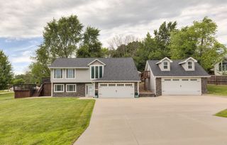 6810 Coburn Lane, Johnston, IA 50131