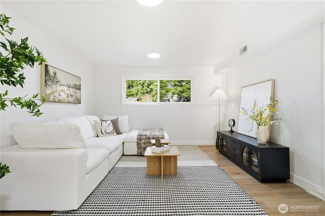 7475 NE 146th St, Kenmore, WA 98028