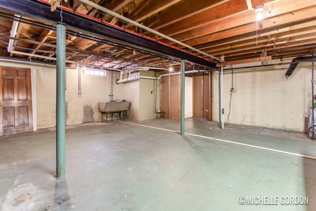 3880 N Big Spring Drive SW, Grandville, MI 49418