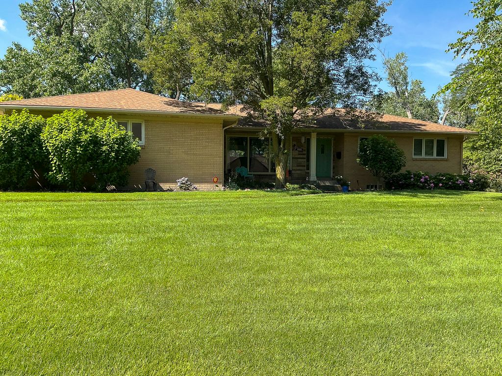3880 N Big Spring Drive SW, Grandville, MI 49418