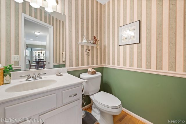 2336 Swans Cove 7, Fenton Charter Township, MI 48430