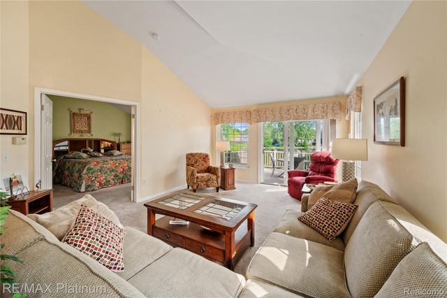 2336 Swans Cove 7, Fenton Charter Township, MI 48430