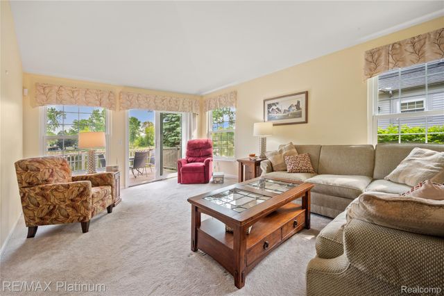 2336 Swans Cove 7, Fenton Charter Township, MI 48430