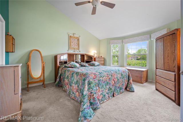 2336 Swans Cove 7, Fenton Charter Township, MI 48430