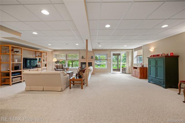 2336 Swans Cove 7, Fenton Charter Township, MI 48430