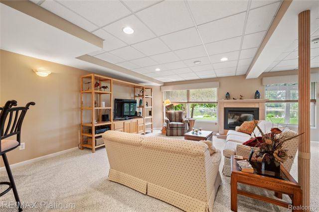 2336 Swans Cove 7, Fenton Charter Township, MI 48430