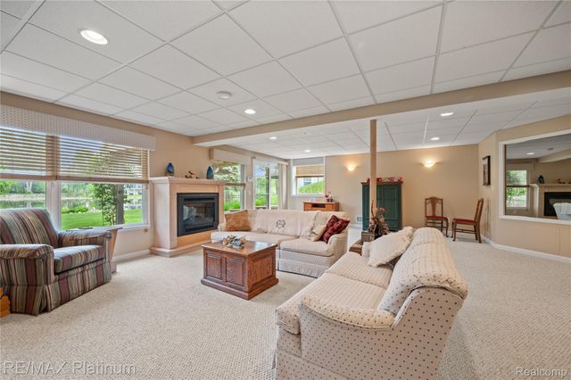 2336 Swans Cove 7, Fenton Charter Township, MI 48430