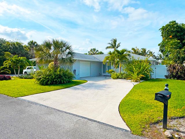 106 Periwinkle Drive, Hypoluxo, FL 33462