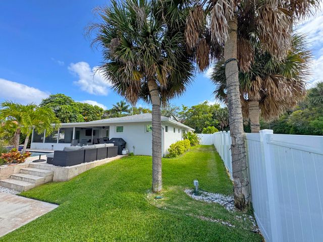 106 Periwinkle Drive, Hypoluxo, FL 33462