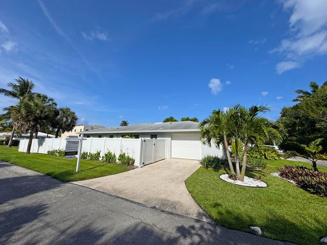 106 Periwinkle Drive, Hypoluxo, FL 33462