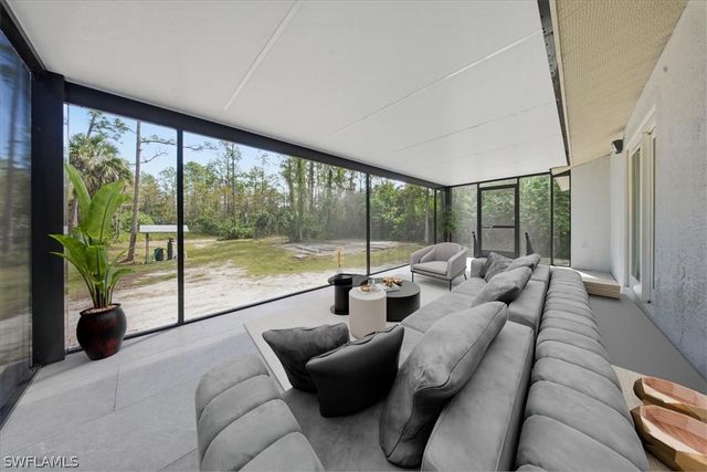 360 Desoto BLVD S, Naples, FL 34117